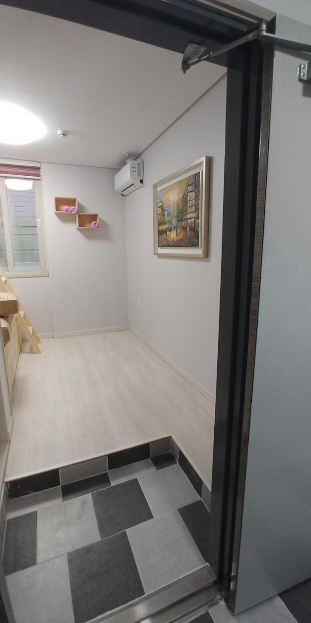 Coco Capsule Guesthouse Busan Exterior foto